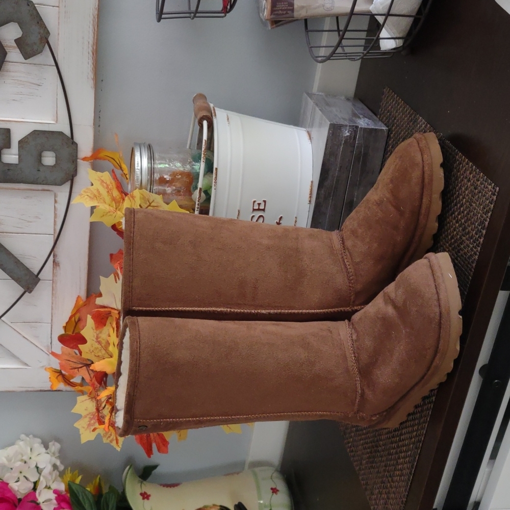 BearPaw Emma Boots
